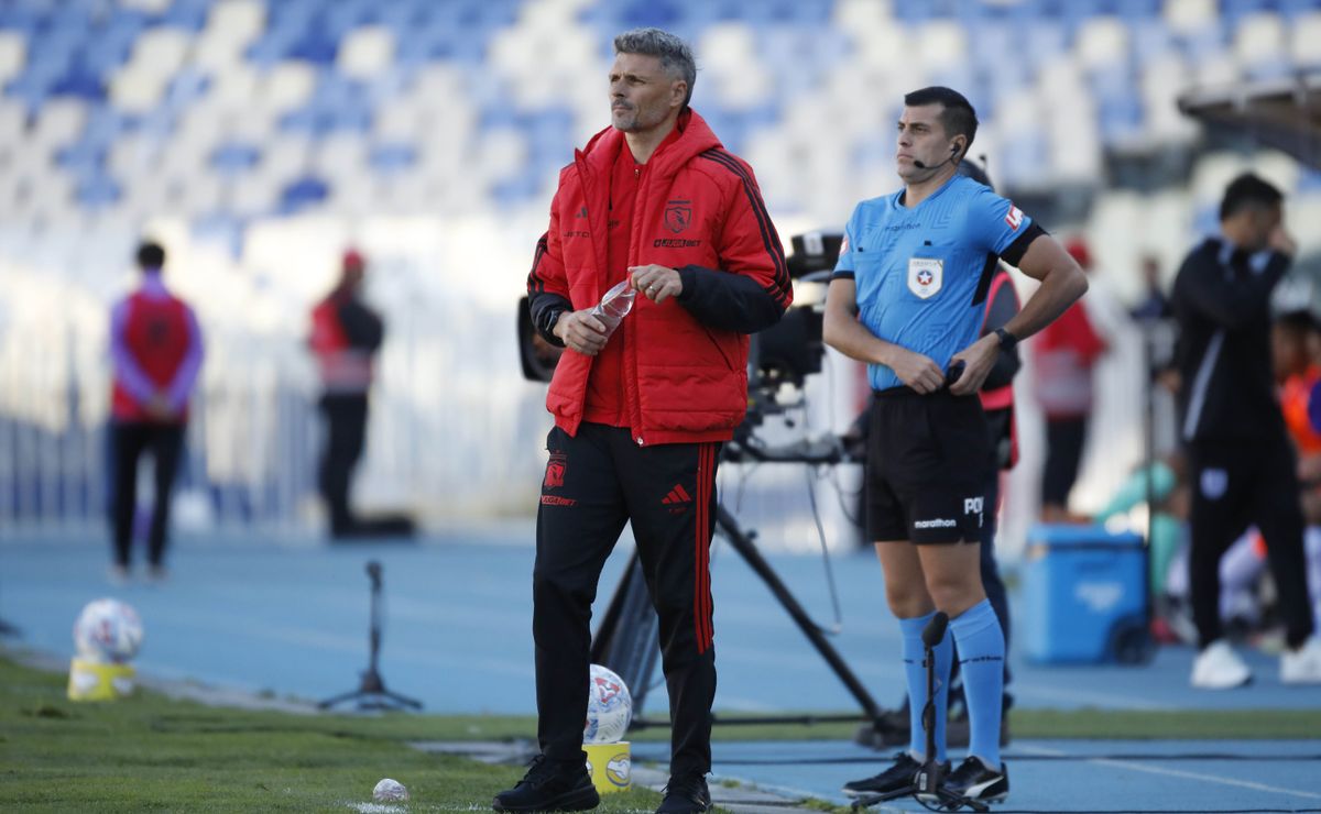 Fernando Ortiz no se conforma con su Colo Colo líder de la Liga de Primera: “Hay que seguir…”
