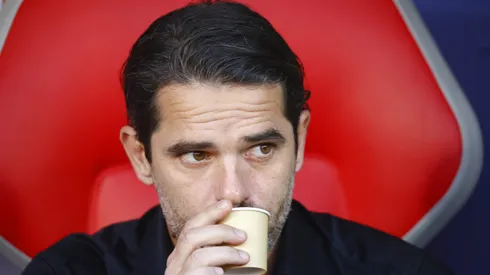 Fernando Gago tuvo un feliz partido en la U de Chile frente a los Papayeros.