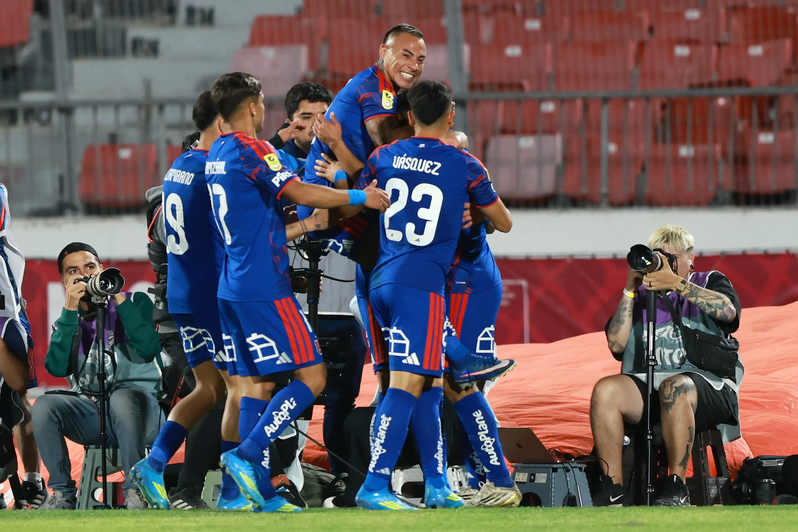 Universidad de Chile sumó su primera victoria del año en el Nacional. Foto: Felipe Zanca/Photosport