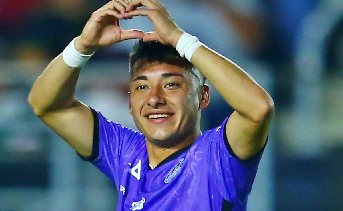 Fue ninguneado por Colo Colo, con 25 años llegó en silencio al fútbol mexicano y ahora es figura con sus goles