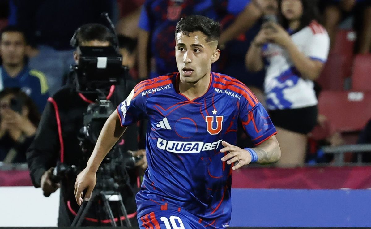 Lucas Assadi cuenta su gran secreto para volver fino en la U de Chile: “Le pido mejorar la…”