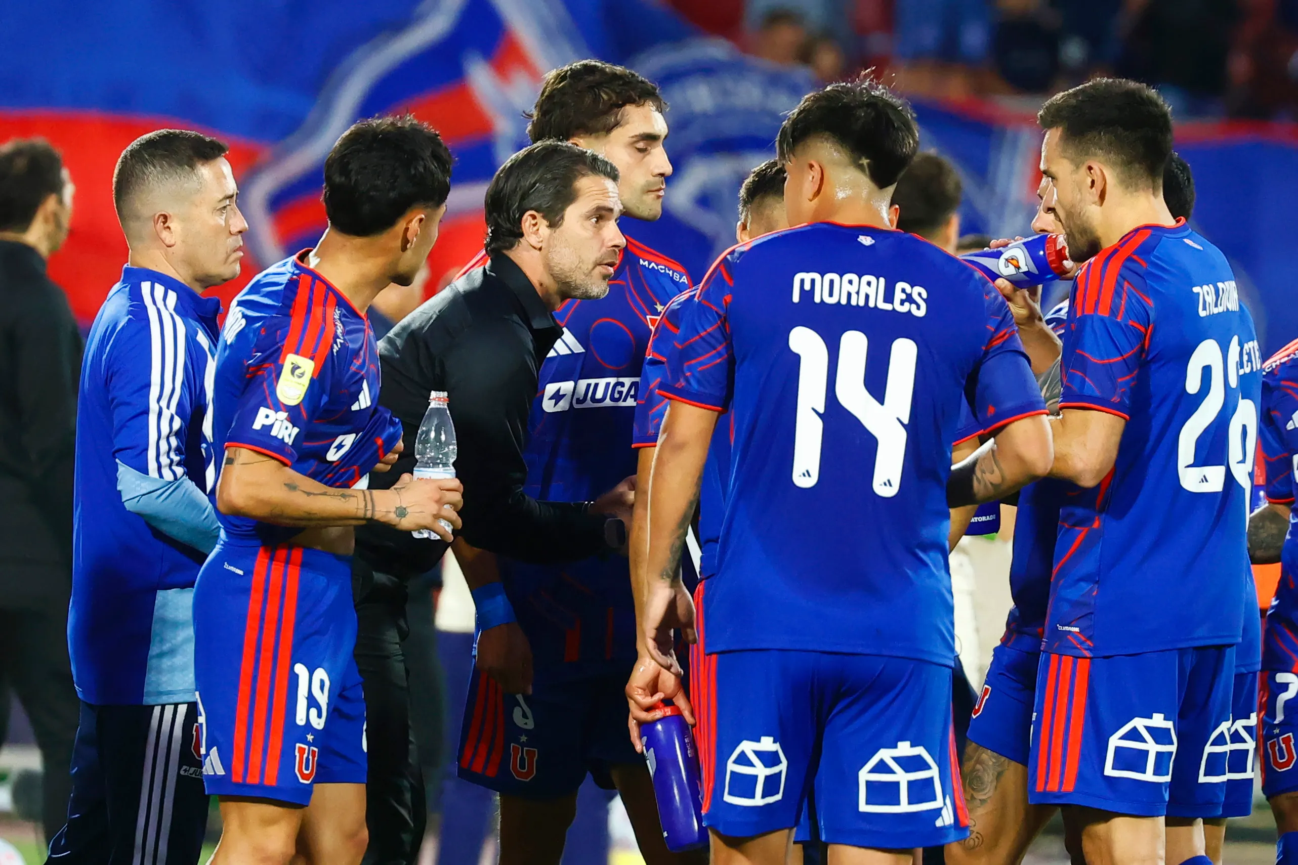 Fernando Gago hizo un par de ajustes y la U de Chile aplastó a La Serena en el segundo tiempo. (Dragomir Yankovic/Photosport).