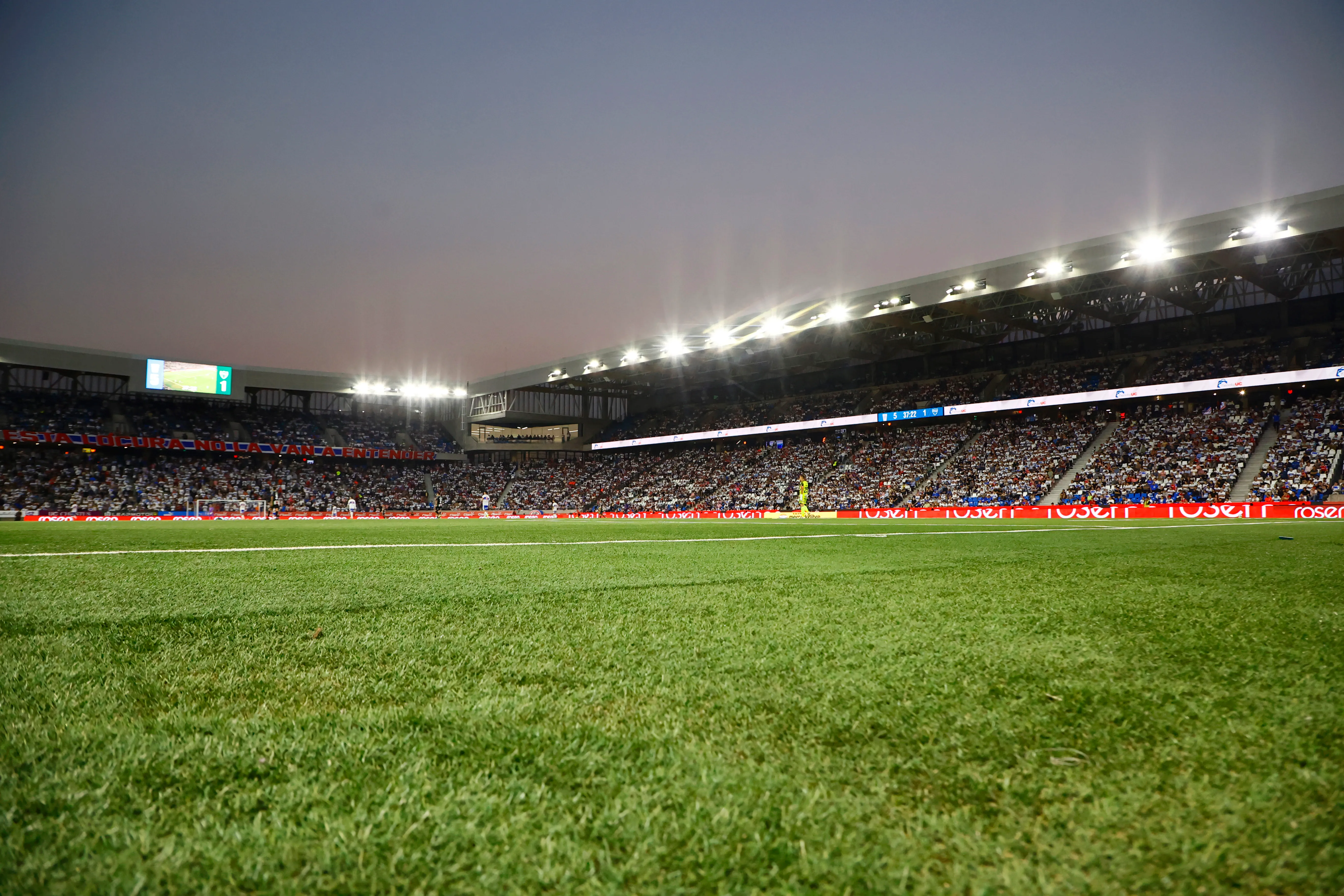Boca trabaja pensando en el pasto sintético del Claro Arena | Photosport
