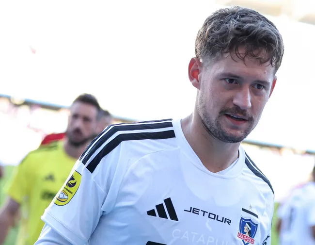 Joaquín Sosa sigue dando seguridad en la defensa del Cacique. | Foto: Colo Colo.