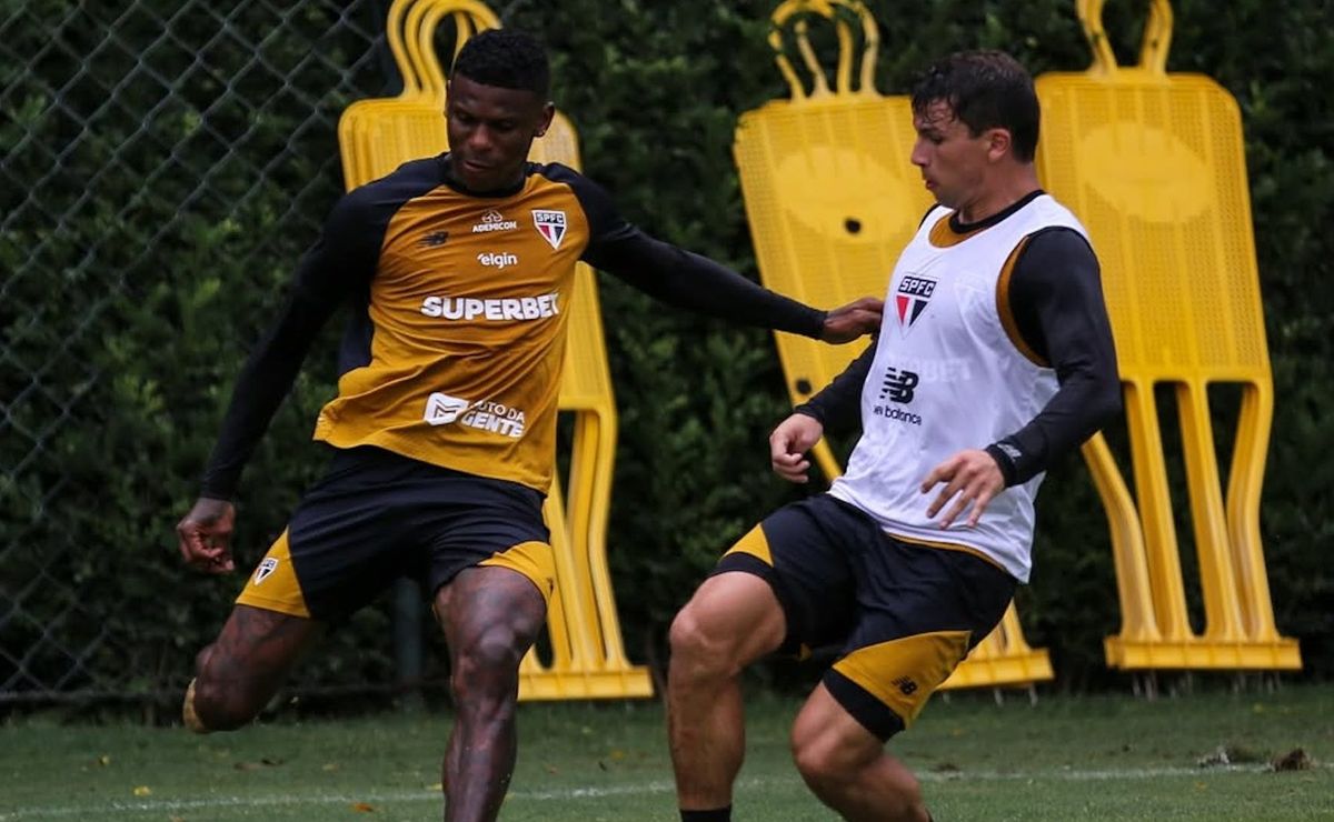 Compañero de Gonzalo Tapia deja la grande en Sao Paulo: cambió número, se fue de Brasil y reapareció en fiesta