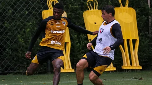 Arboleda, compañero de Tapia, se fue del Sao Paulo a la mala