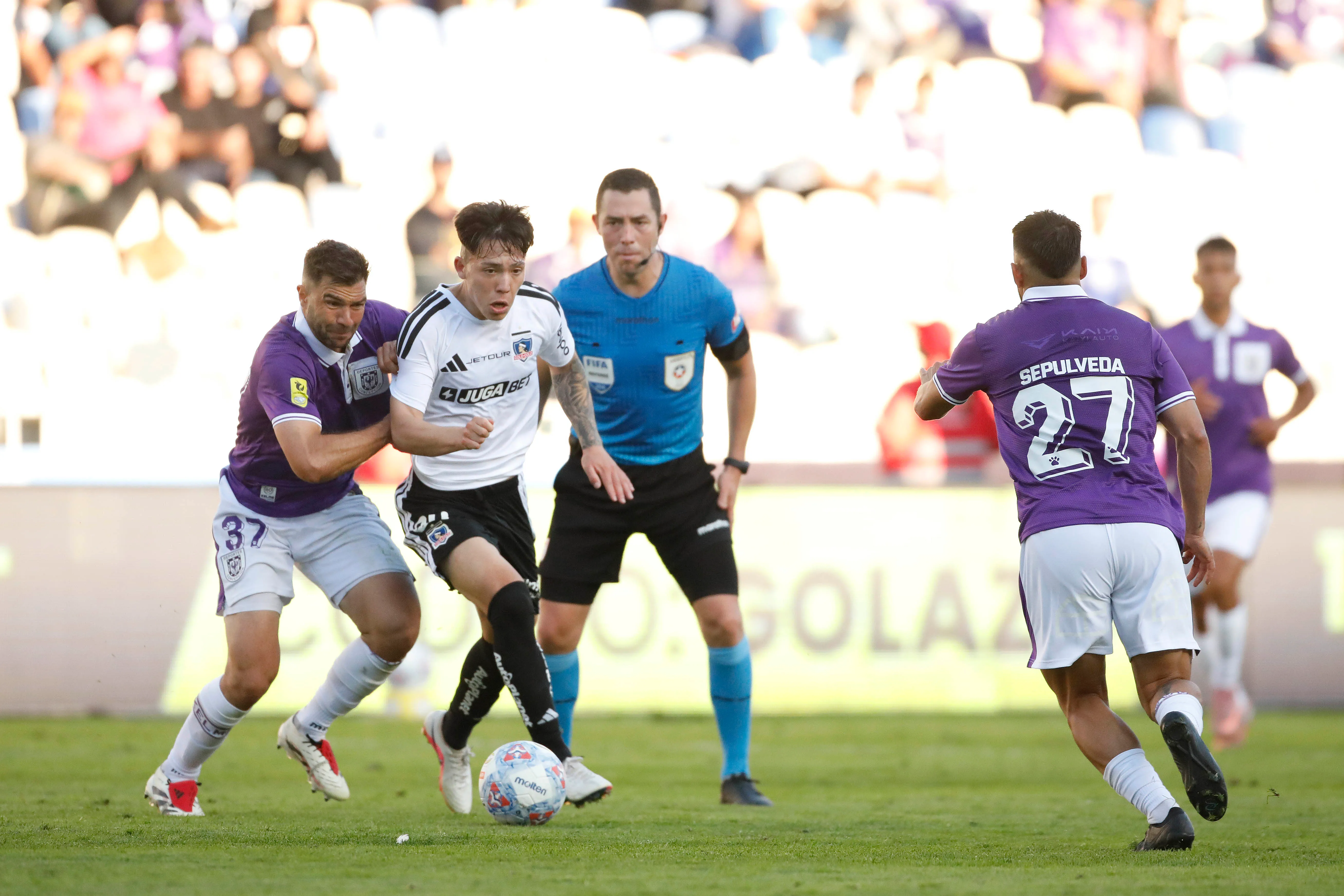 Leandro Hernández ingresó en el triunfo de Colo Colo ante Concepción. Foto: Marco Vazquez/Photosport