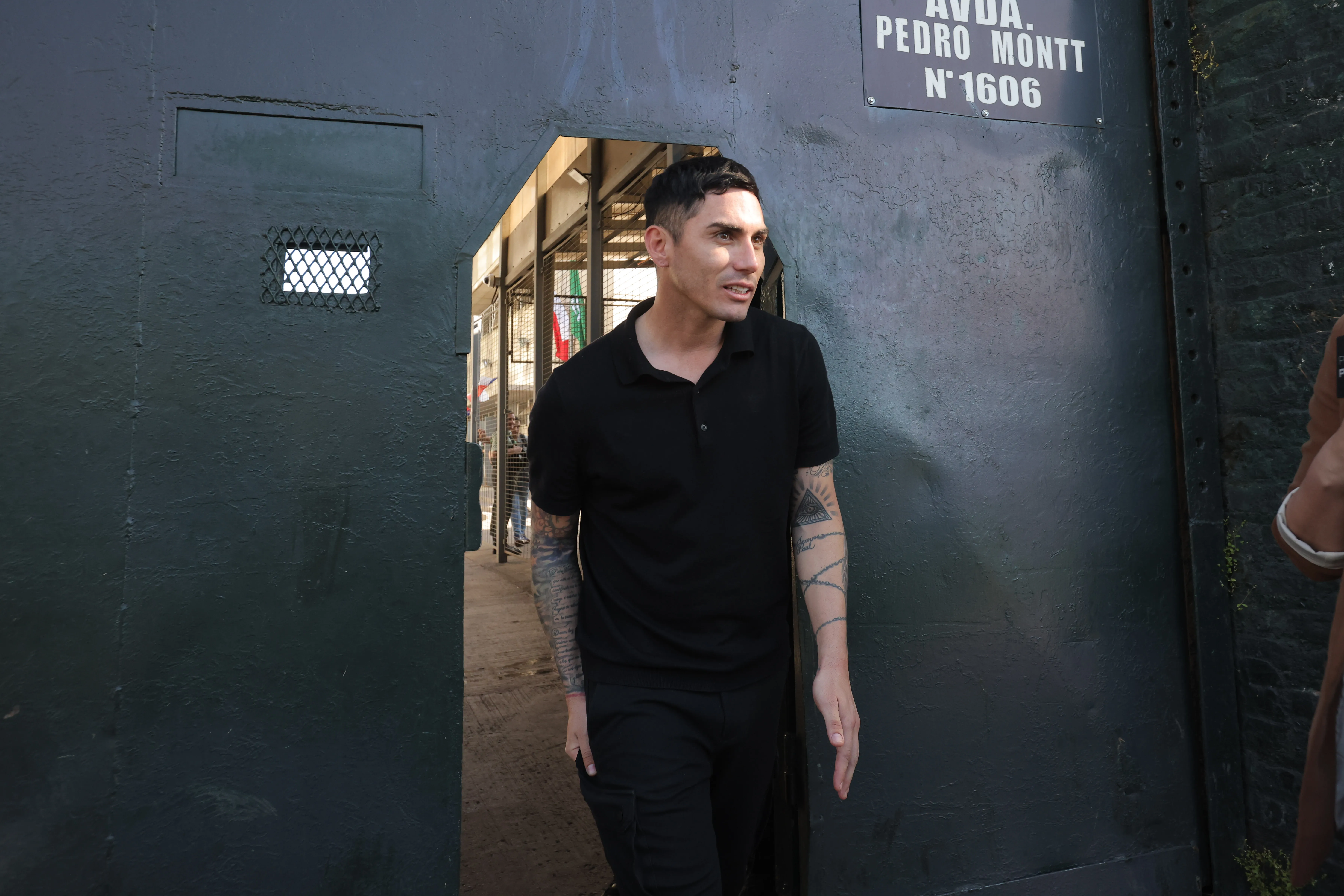 Jean Paul Pineda fue formalizado en el Centro de Justicia, por el delito de violencia contra su pareja. Luis Quinteros/Aton Chile