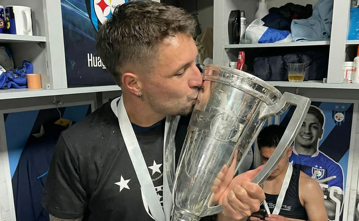 Claudio Sepúlveda celebró con gol el premio por ser el jugador más partidos en Huachipato: “Uno no se da cuenta…”