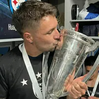 Lo premiaron por hacer historia y celebró con gol: "Uno no se da cuenta..."