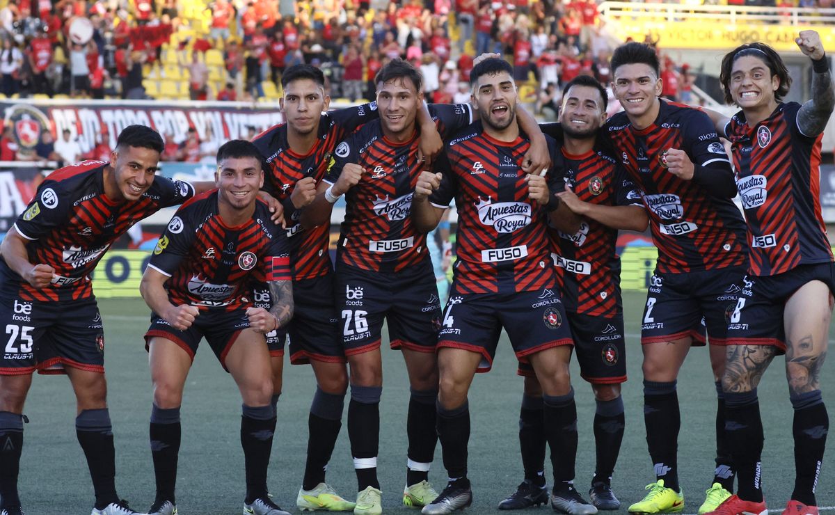 Limache le da una clase a todo el fútbol chileno: “Acá los representantes no imponen jugadores”