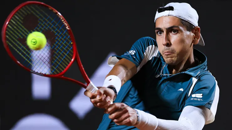 Alejandro Tabilo busca este miércoles avanzar a los octavos de final del Masters de Montecarlo.