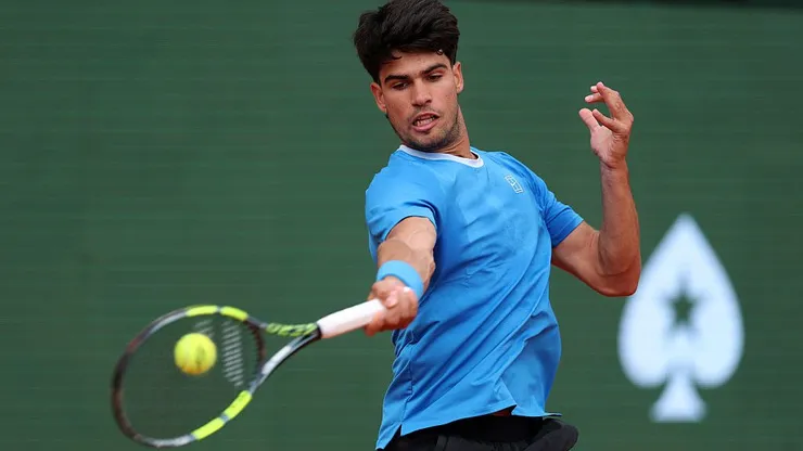Carlos Alcaraz debutó con un triunfo claro en Montecarlo.