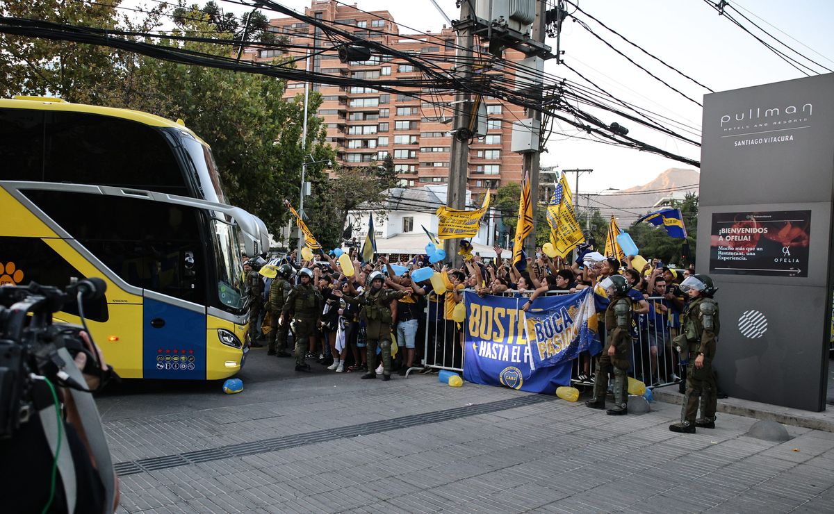 Prensa argentina y el caos con los hinchas de Boca en Chile: “Ataques de fanáticos de Colo Colo…”