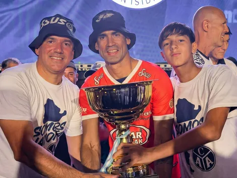 Fue campeón en Primera B, ascendió en Argentina y extraña Chile: "Un país..."