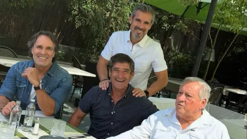 Los campeones de Colo Colo 91 junto a Arturo Salah