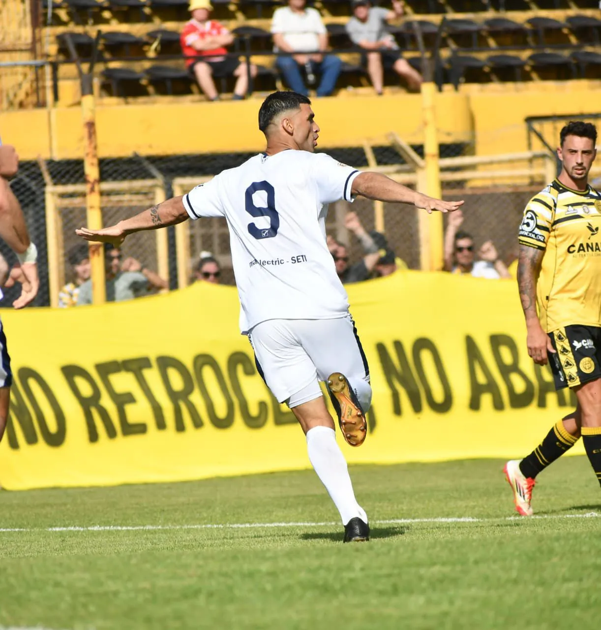 David Escalante celebró 16 goles en 44 partidos por Acasusso, según Transfermarkt. (Foto: Cedida).