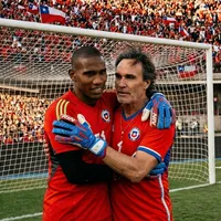 "Tiene posibilidades acá": el Rambo se aferra a Carabalí en la Roja