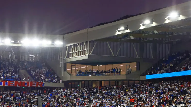 Abonados de Católica reciben compensación en Claro Arena para duelo ante Boca.