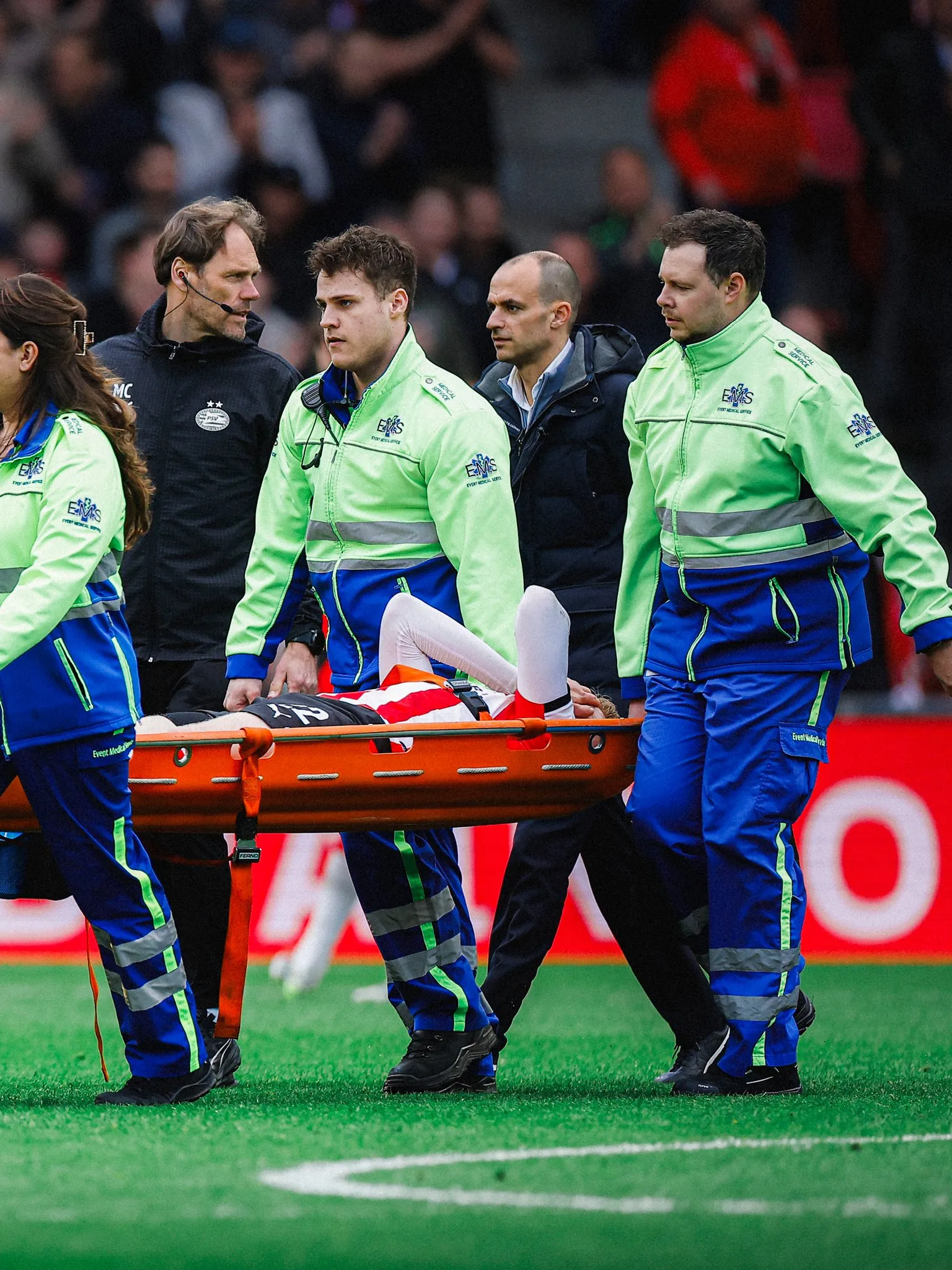 Jerdy Schouten se queda afuera del Mundial con Países Bajos por una terrible lesión. Foto: PSV.