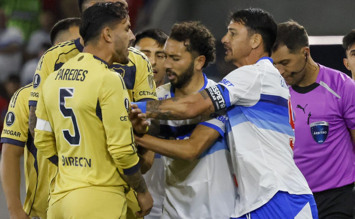 Universidad Católica y Boca Juniors casi a los combos en la Copa Libertadores: dos amonestados