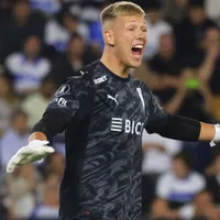 El tirón de orejas de Claudio Bravo al portero de la UC