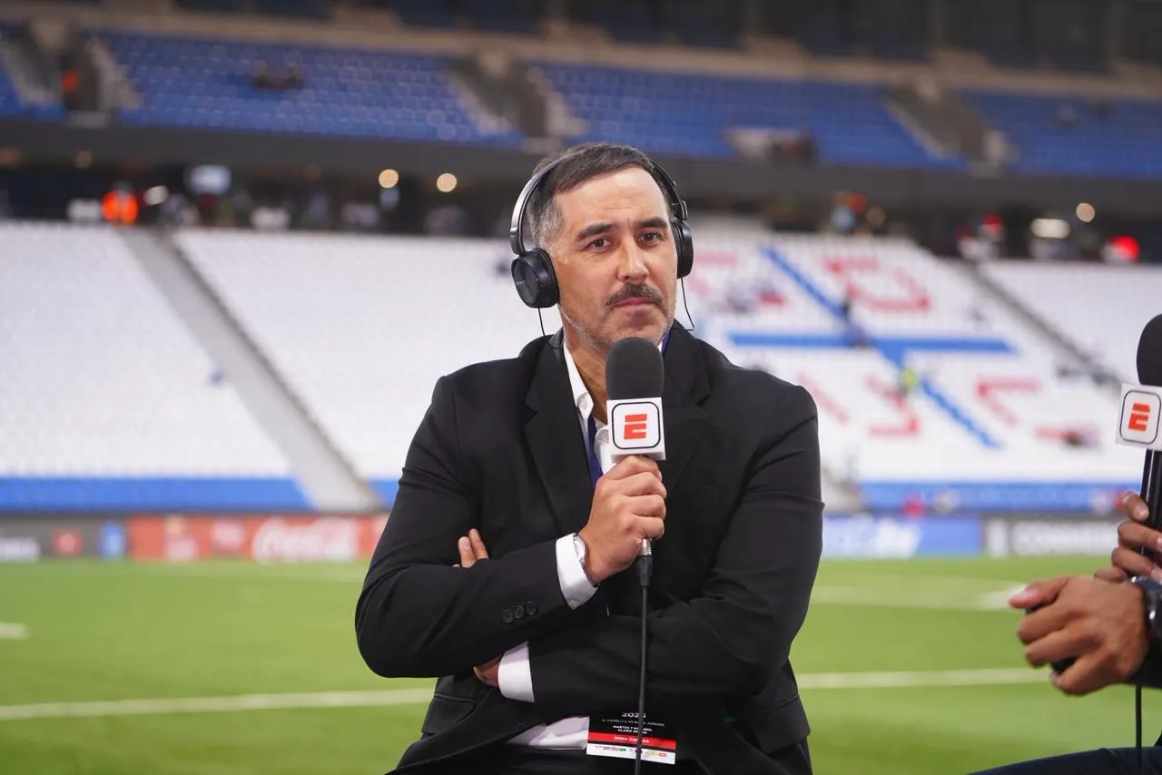 Claudio Bravo analizó al portero Bernedo de la UC. Foto: Cristian Cona / Redgol.