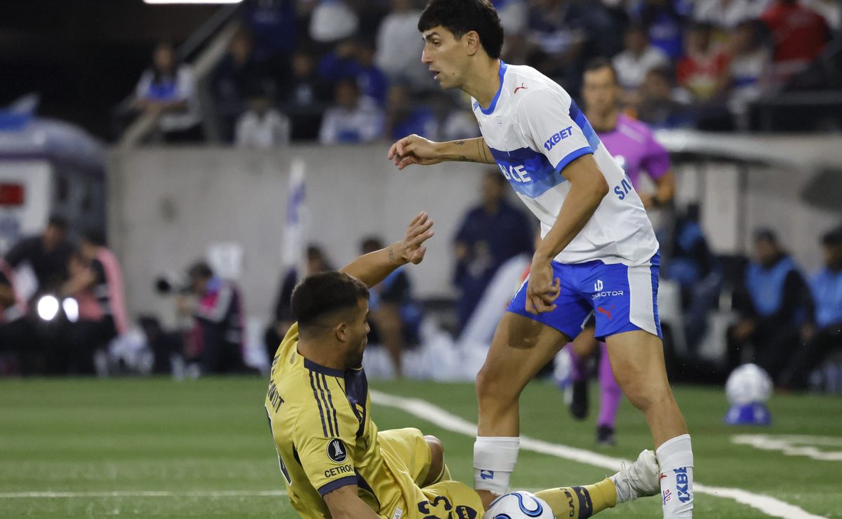 El reclamo de Justo Giani tras polémica falta en choque de U Católica y Boca Juniors en Libertadores