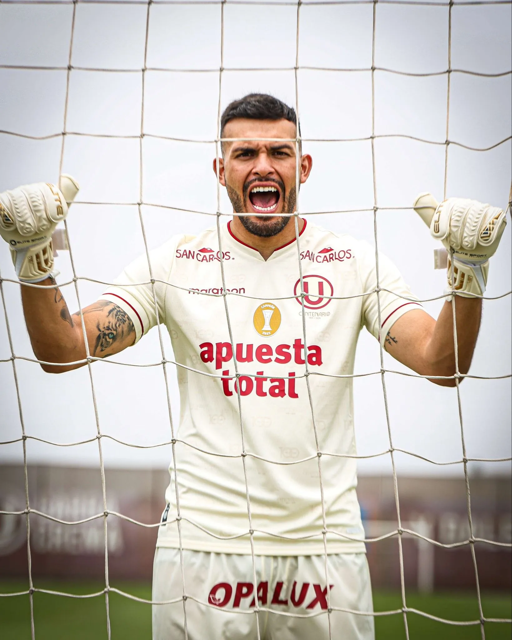 Vargas es figura en la U de Lima