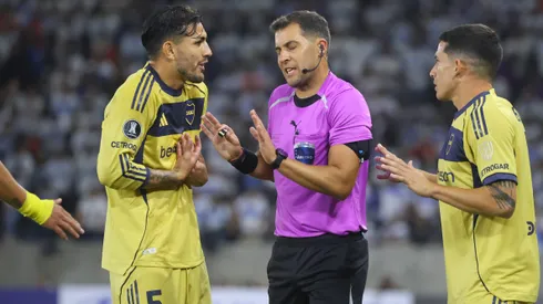 El árbitro Gustavo Tejera fue criticado tras la victoria de Boca.