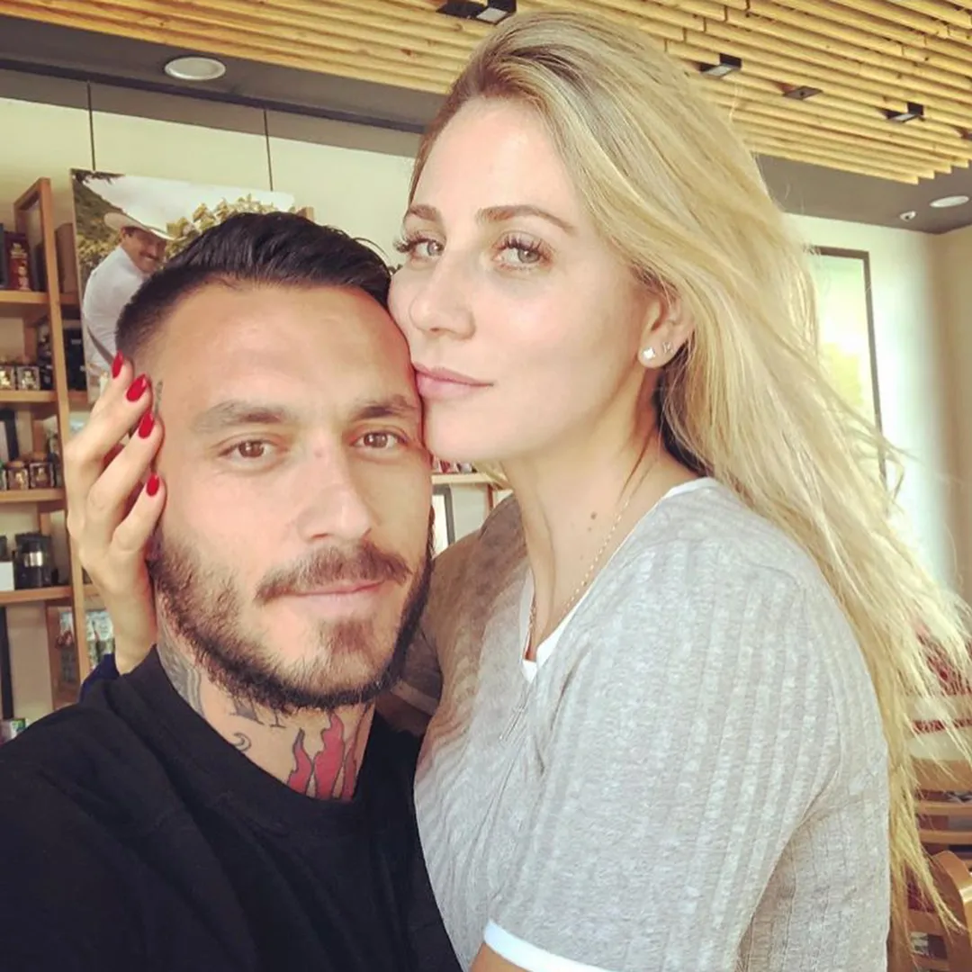 Gissella Gallardo contó que, pese a estar con Mauricio Pinilla, todavía hay jugadores que le escriben por privado