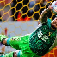 En Uruguay se vuelven locos con el "Mono" Sánchez: "Usa look..."