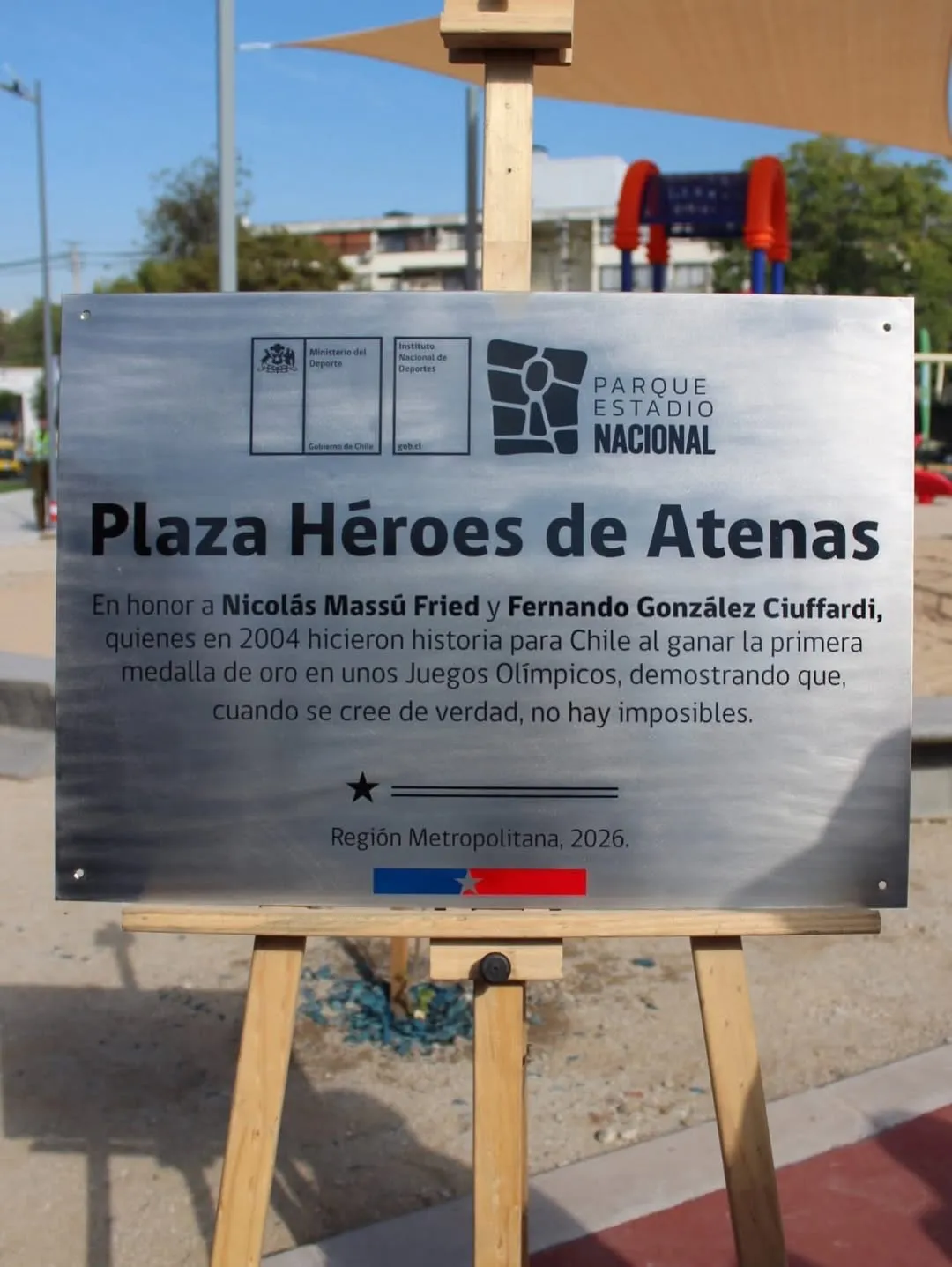 La placa en la inauguración