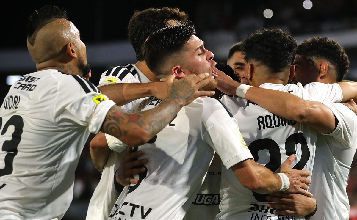 Claudio Aquino destapa la clave del Colo Colo puntero: “Jugamos contra equipos donde se notó la…”