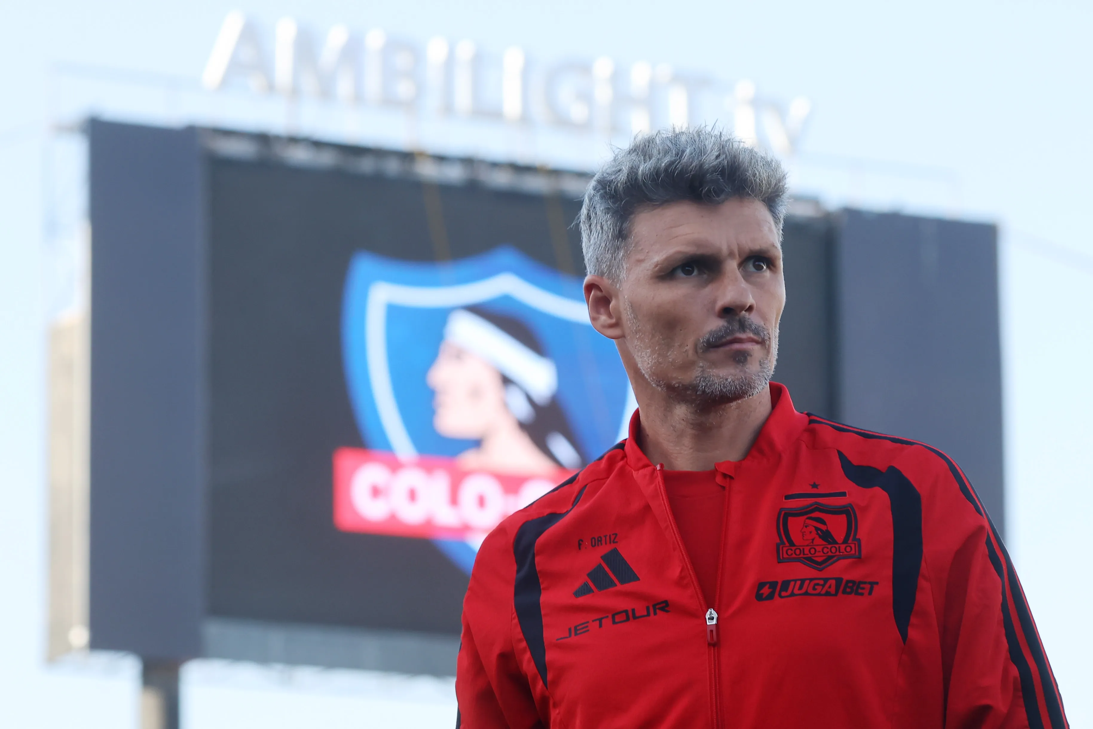 Fernando Ortiz parece haberse ganado el respaldo total del plantel de Colo Colo. (Jonnathan Oyarzun/Photosport).