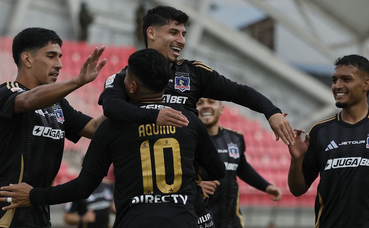 Colo Colo intentó renovarlo, salió libre y aún no debuta: ¿Qué pasa con Alexander Oroz?