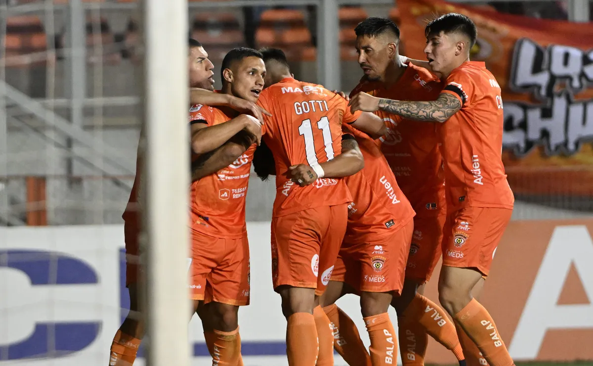 Unión Española enfrentará a Cobreloa en Calama