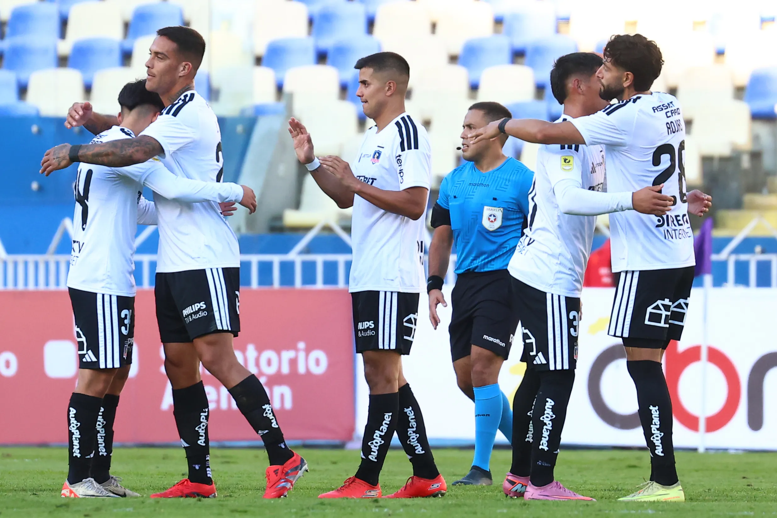 Colo Colo ya conoce su camino en el cierre de la primera rueda, intentando alejarse de la U y Católica. Foto: Photosport.