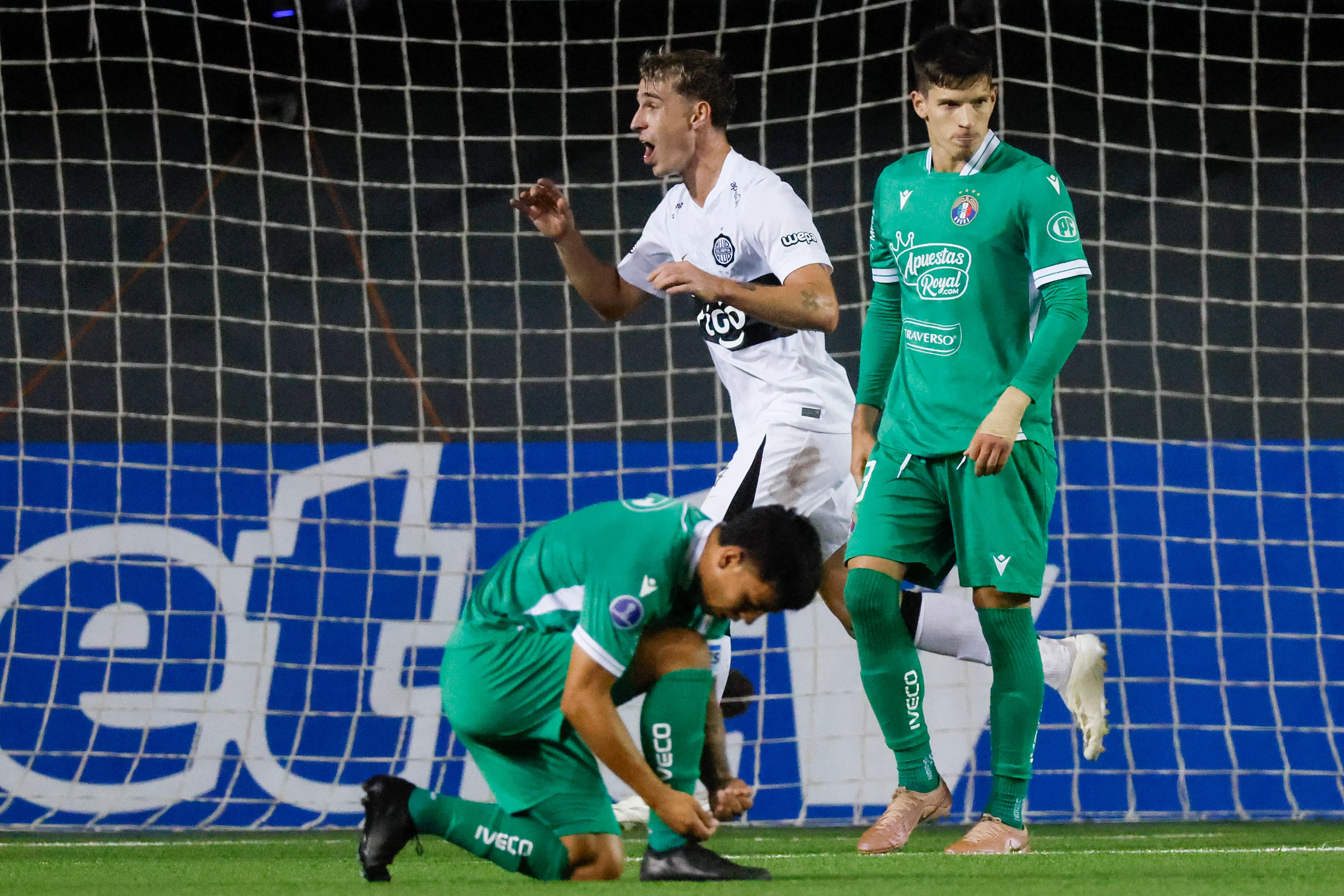 Así festejó Juan Fernando Alfaro ante el Audax. (Andres Pina/Photosport).