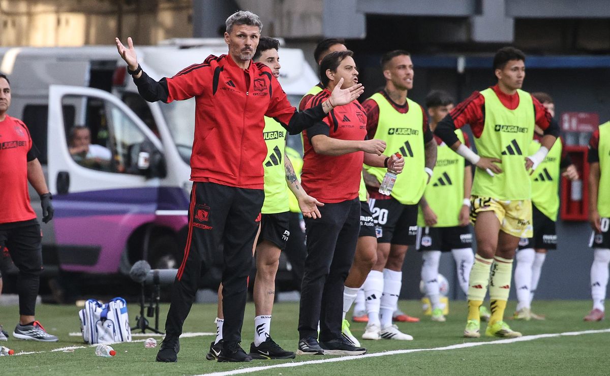 Fernando Ortiz sorprende a Colo Colo con un nuevo nombre en su patrulla juvenil: Sebastián Vega