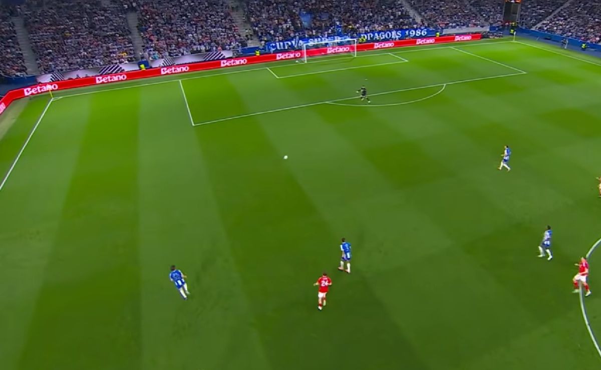 Porto protagoniza el autogol más insólito del año en la Europa League