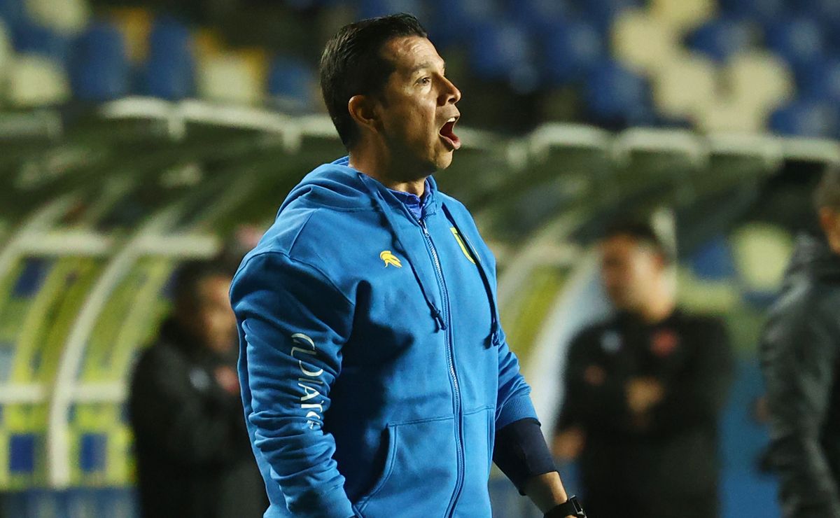 U de Concepción responde al Colegio de Entrenadores, pero reconoce que Ramos aún no tiene la licencia