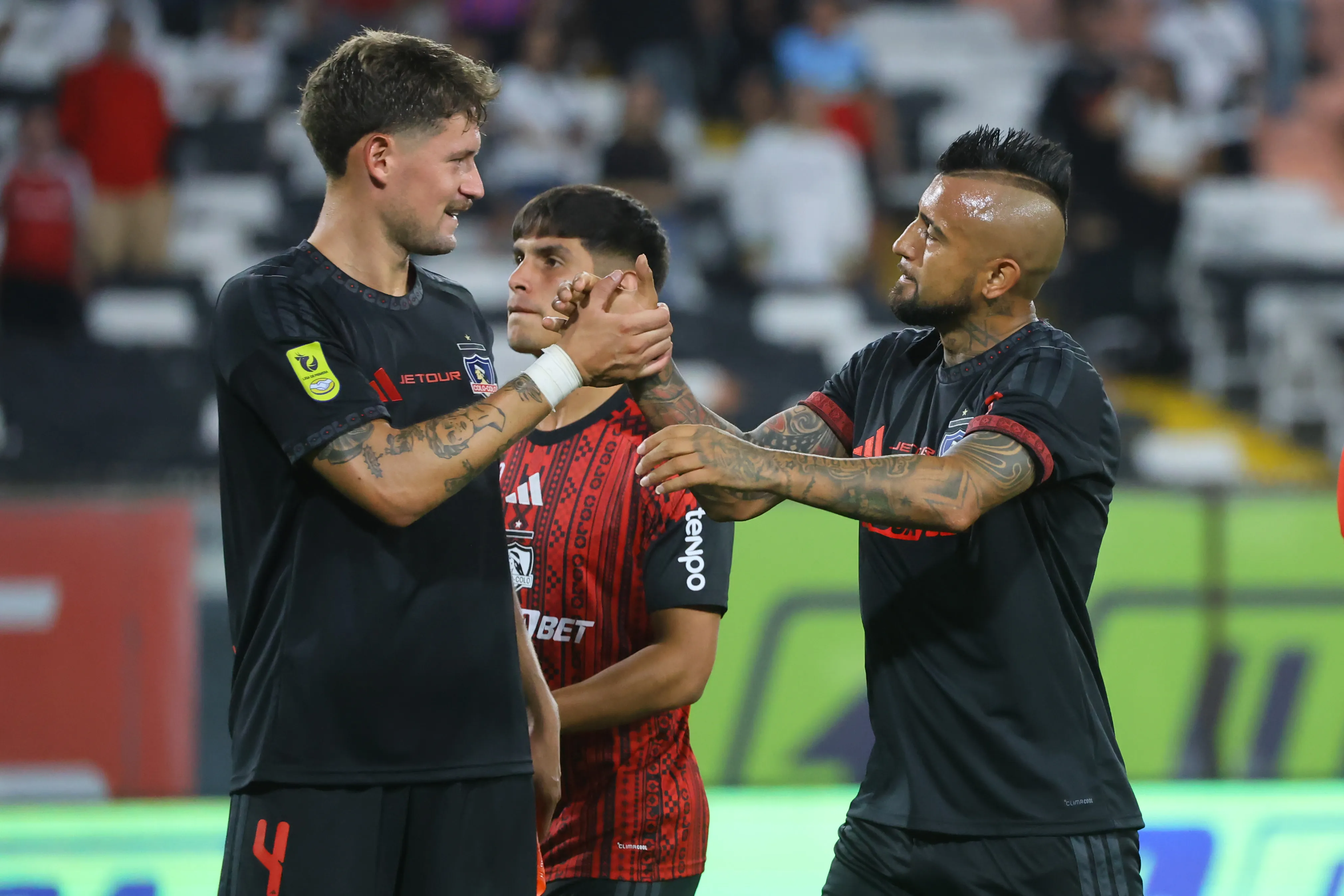 Joaquín Sosa no tuvo más que elogios para Arturo Vidal en Colo Colo. Foto: Photosport.