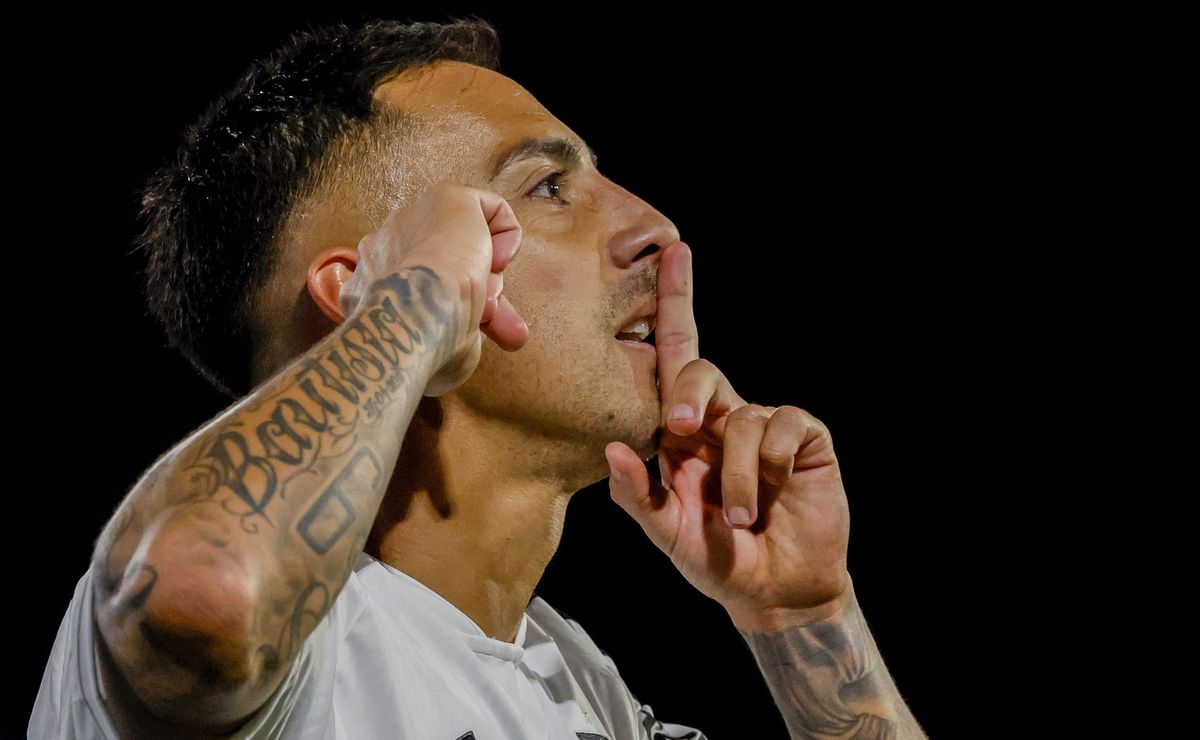 Colo Colo vence a Colchagua con gol de un esperado regreso: Javier Correa