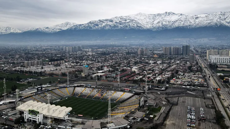 Colo Colo busca variantes para remodelar el Monumental.