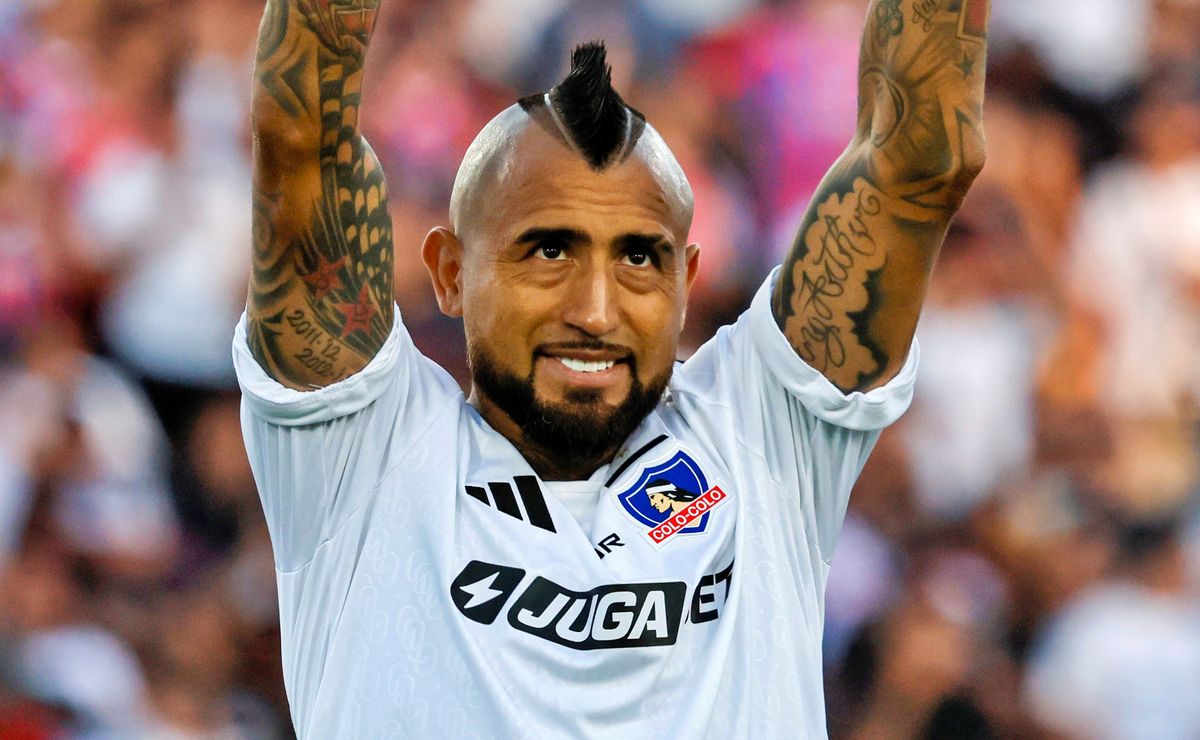 El lindo regalo que recibió Arturo Vidal en el último amistoso de Colo Colo: “Lleno de orgullo”