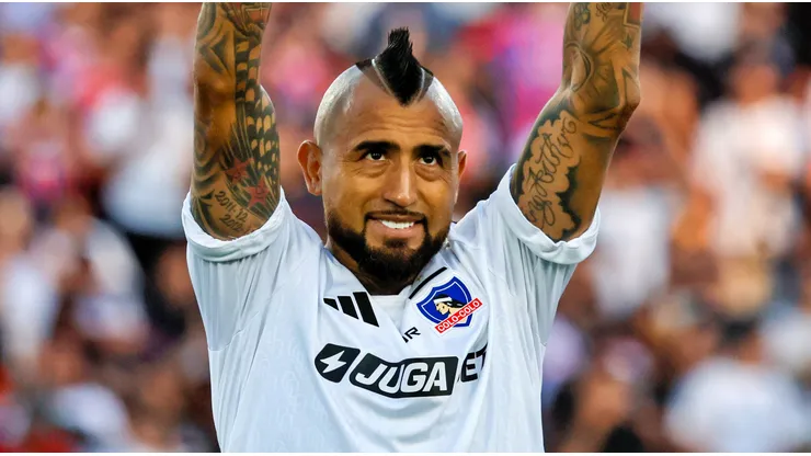 El King se fue con regalo tras el último amistoso de Colo Colo.