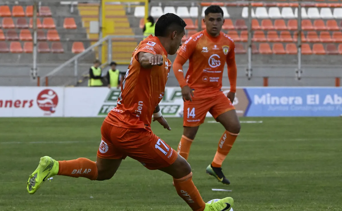 Figura de Cobreloa se lesiona en partido contra Unión Española Figura de Cobreloa se lesiona en partido contra Unión Española
