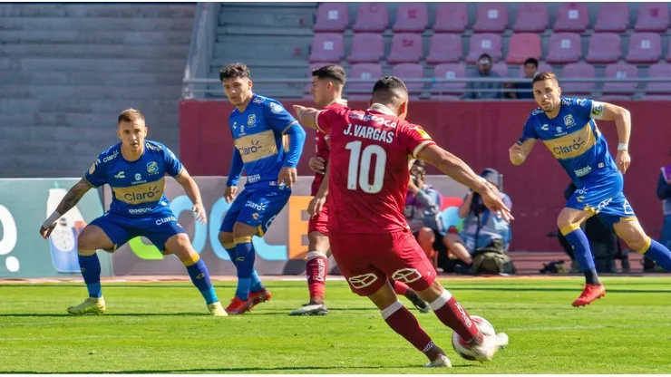 Vargas hizo el primer gol de tiro libro del año en el fútbol chileno.