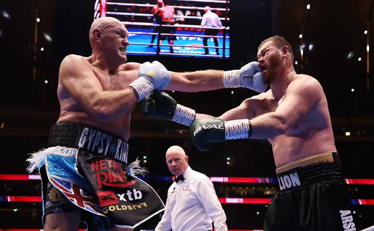 Tyson Fury vence a Makhmudov y reta a Anthony Joshua Tyson Fury vence a Makhmudov y reta a Anthony Joshua